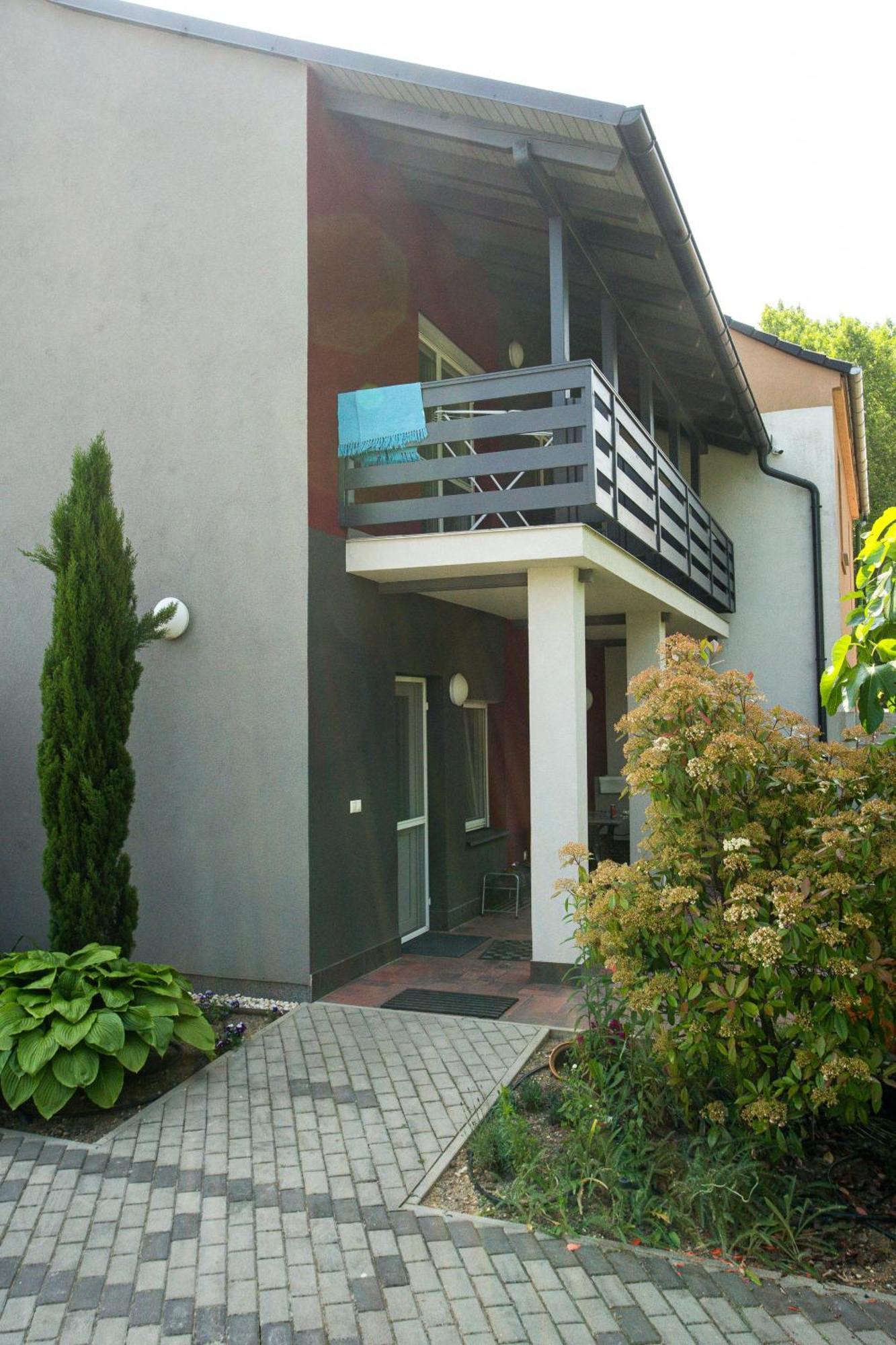 Magdi Vendeghaz A-B Apartment แซลเดอมักล์ ภายนอก รูปภาพ