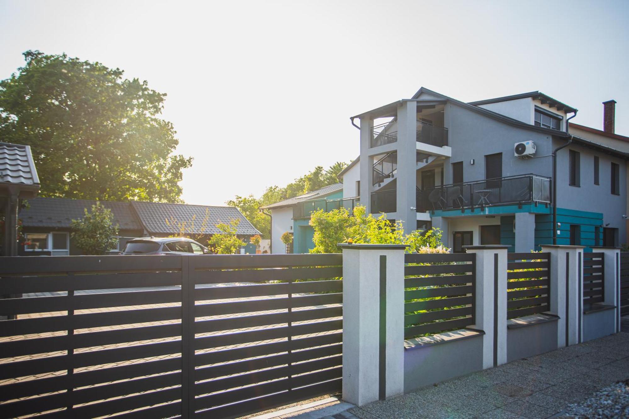 Magdi Vendeghaz A-B Apartment แซลเดอมักล์ ภายนอก รูปภาพ