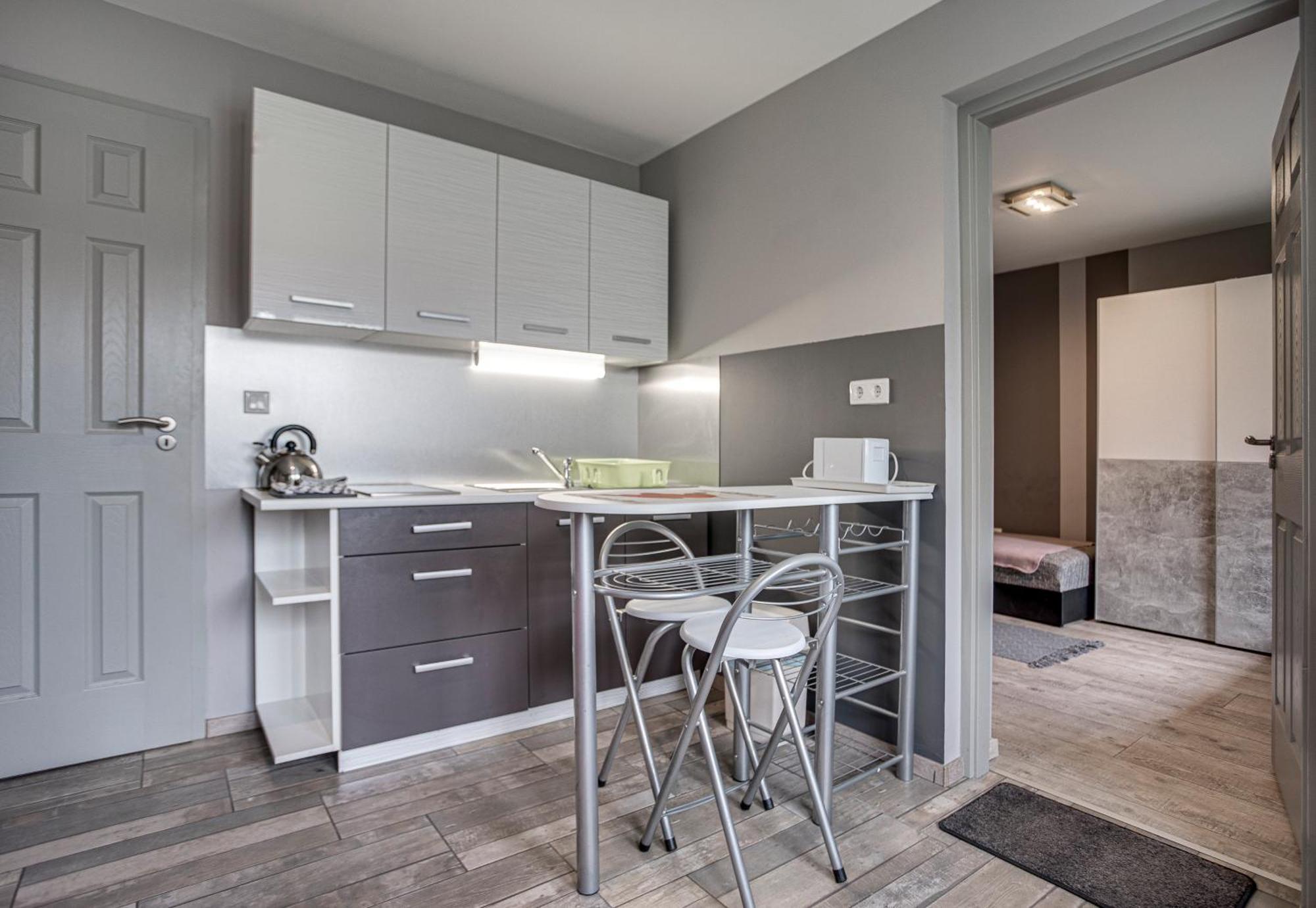 Magdi Vendeghaz A-B Apartment แซลเดอมักล์ ภายนอก รูปภาพ