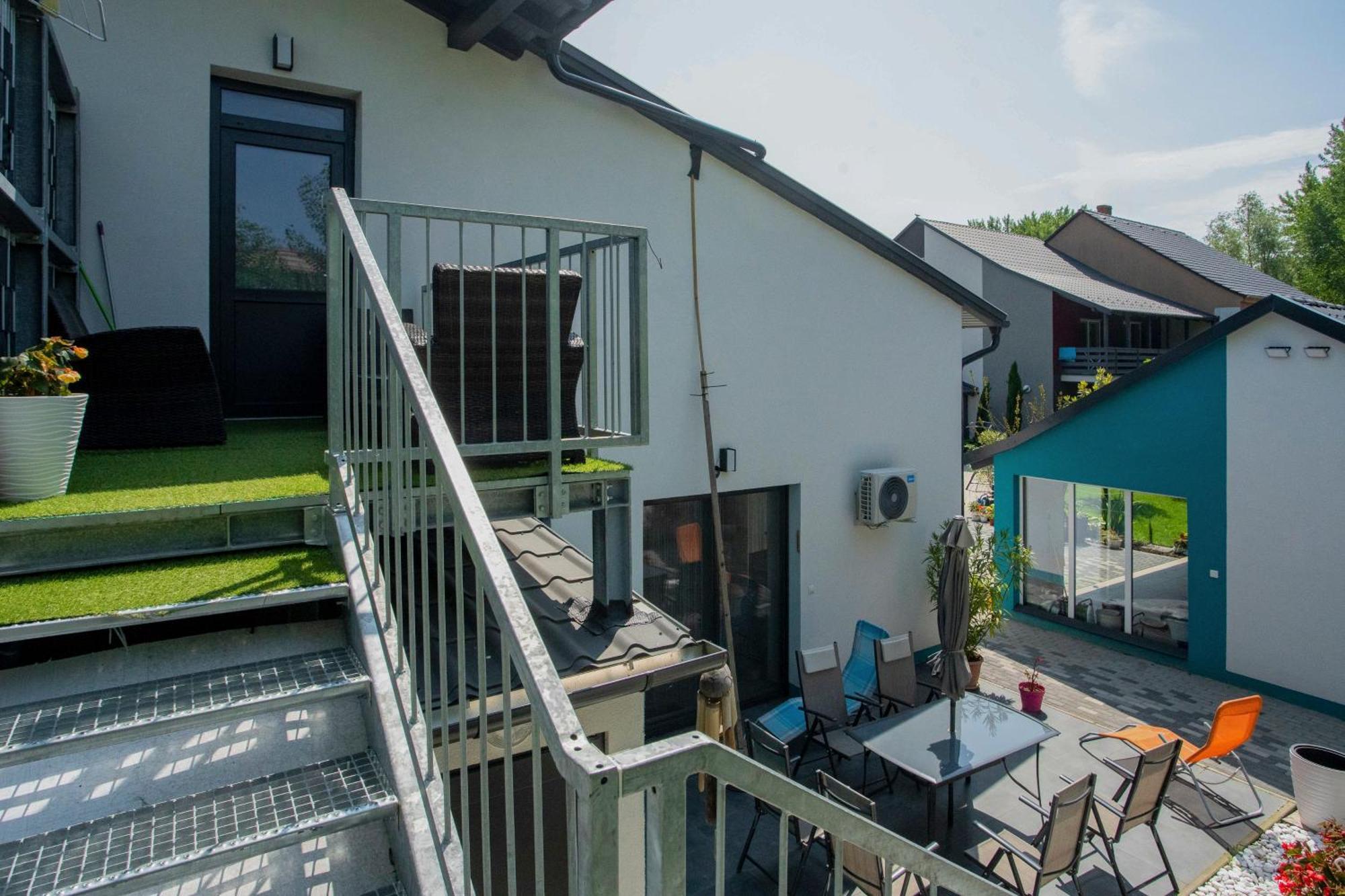 Magdi Vendeghaz A-B Apartment แซลเดอมักล์ ภายนอก รูปภาพ